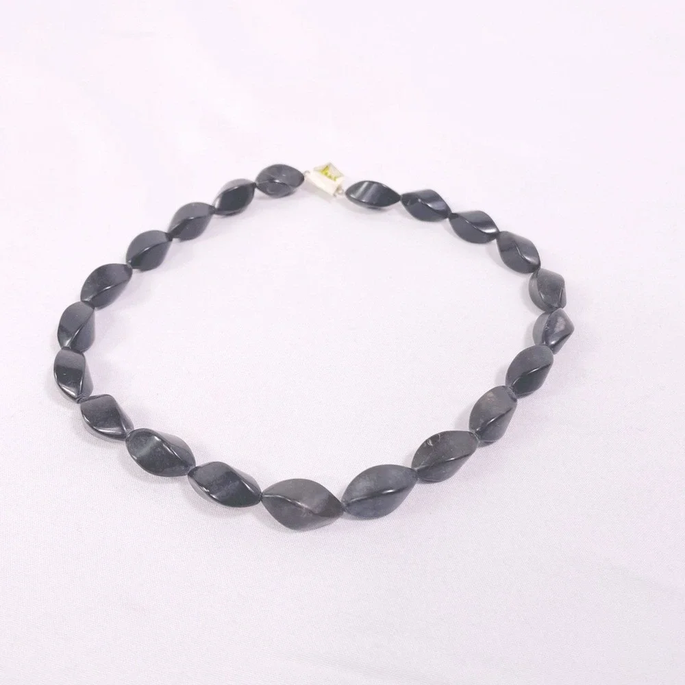 Vintage Black Twisted Marquise‎ Bead Choker Necklace Gold Tone Barrel Clasp Goth